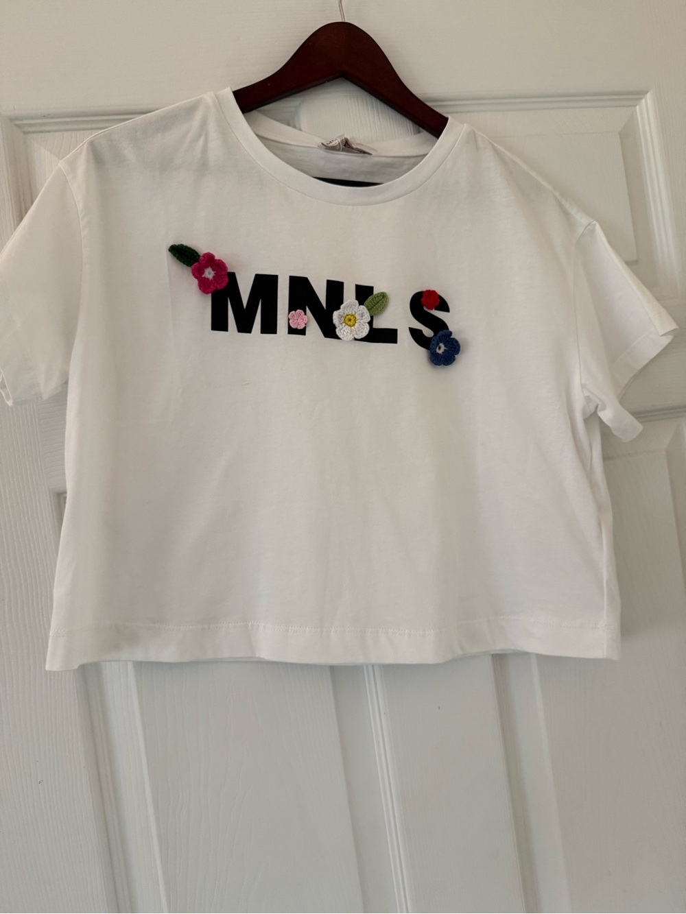 NWT Monnalisa white crop top with 3D flowers size 12T